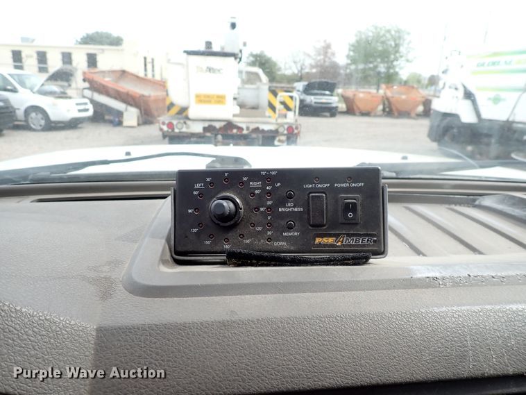 image for item DJ5562 2008 Ford F550 Super Duty  bucket truck