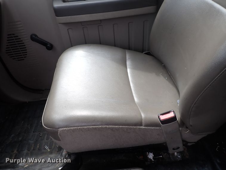 image for item DJ5562 2008 Ford F550 Super Duty  bucket truck