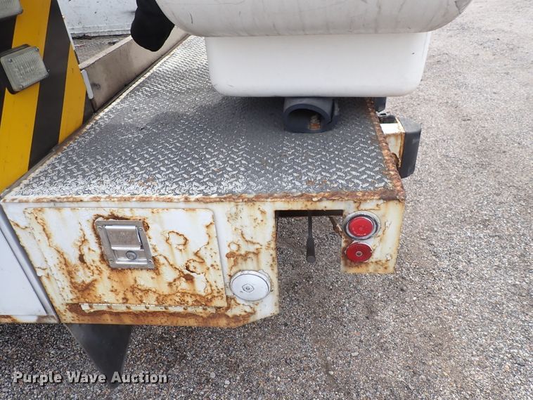 image for item DJ5562 2008 Ford F550 Super Duty  bucket truck