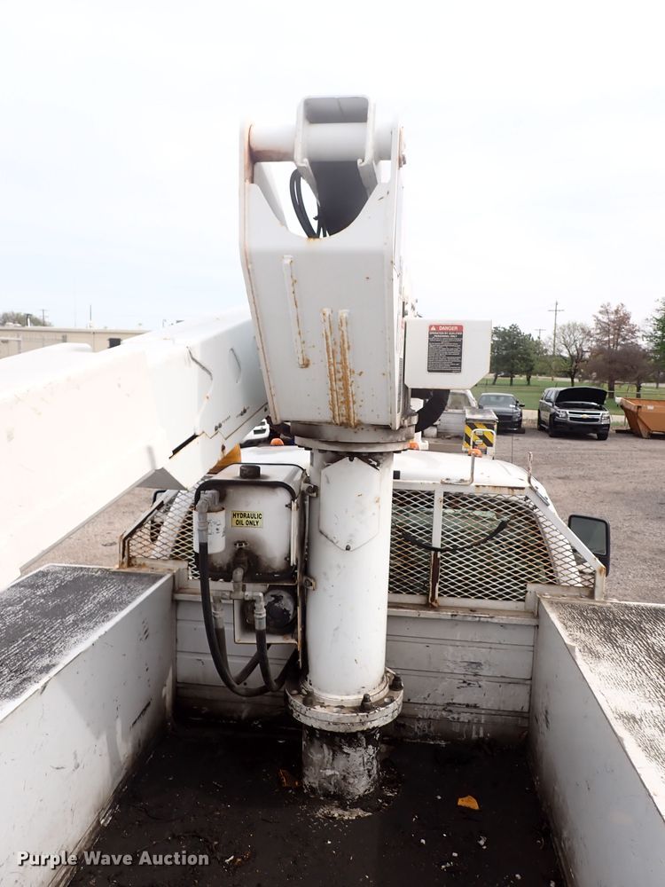 image for item DJ5562 2008 Ford F550 Super Duty  bucket truck