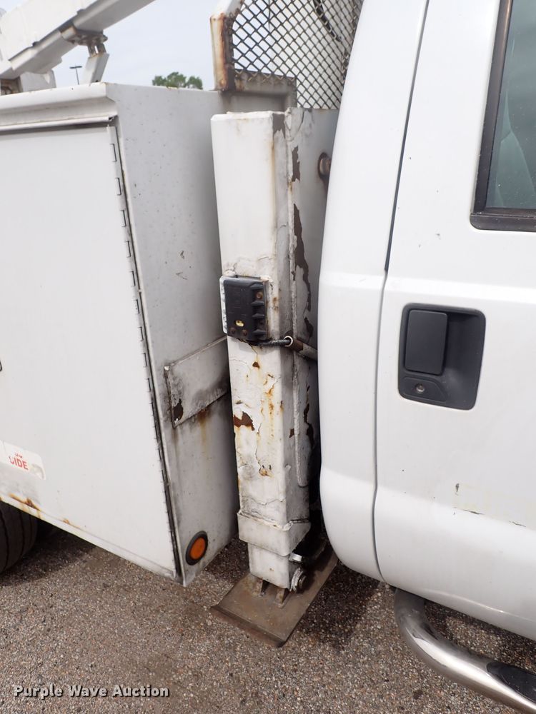 image for item DJ5562 2008 Ford F550 Super Duty  bucket truck