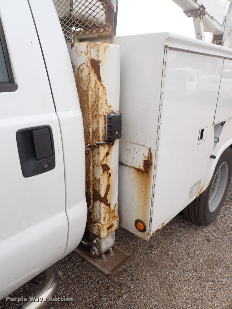 image for item DJ5562 2008 Ford F550 Super Duty  bucket truck