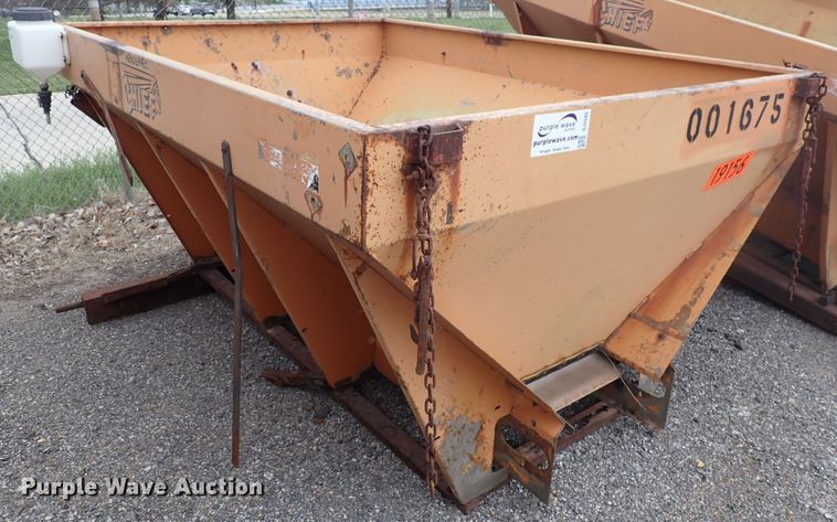 image for item DJ5585 Henderson spreader