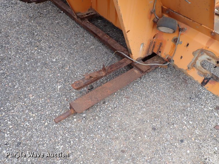 image for item DJ5585 Henderson spreader