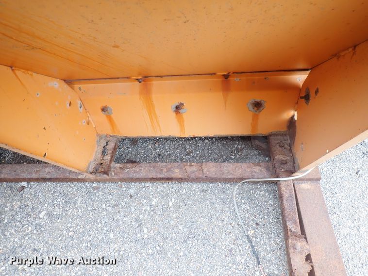 image for item DJ5585 Henderson spreader