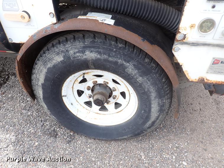 image for item DJ5588 2008 Wachs 7700010 water valve exerciser trailer