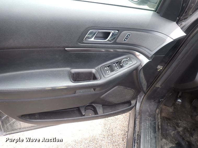 image for item DJ5592 2017 Ford Explorer Police Interceptor  SUV