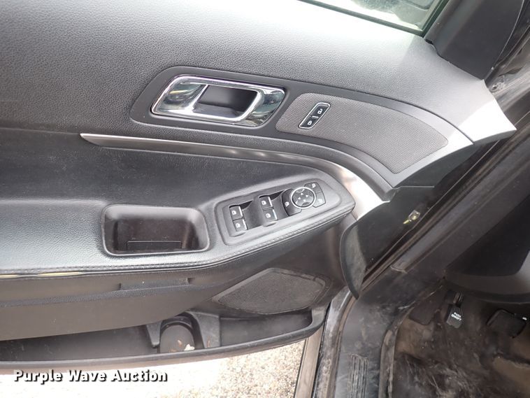 image for item DJ5592 2017 Ford Explorer Police Interceptor  SUV