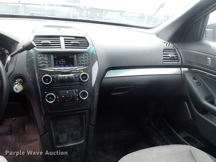 image for item DJ5592 2017 Ford Explorer Police Interceptor  SUV