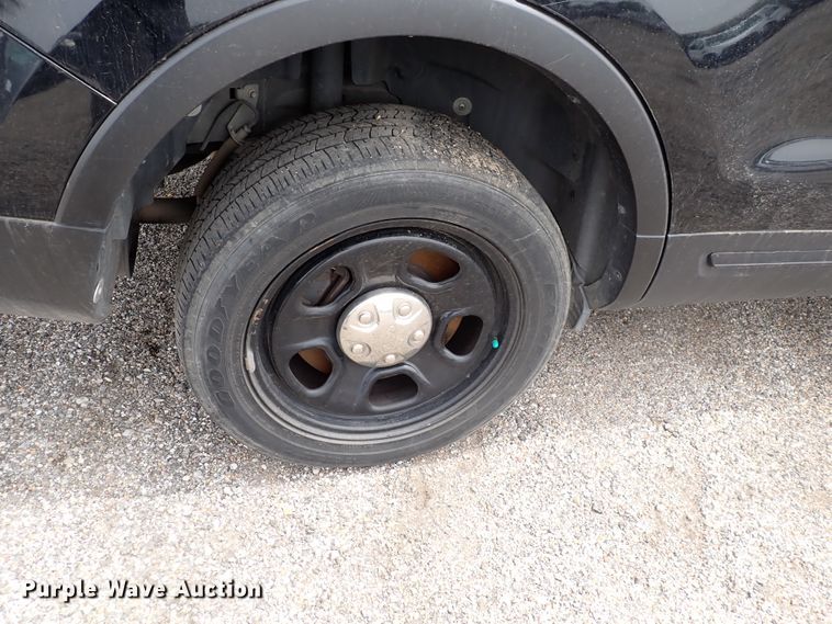 image for item DJ5592 2017 Ford Explorer Police Interceptor  SUV