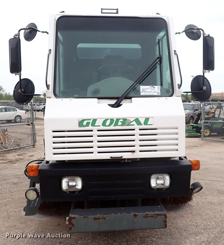 image for item DJ5601 2015 Global M3  street sweeper