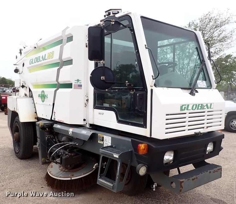 image for item DJ5601 2015 Global M3  street sweeper