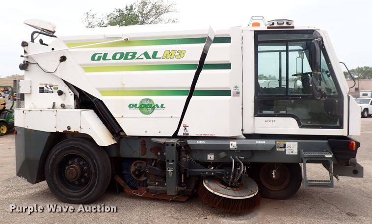 image for item DJ5601 2015 Global M3  street sweeper