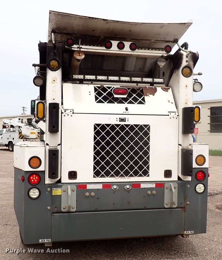 image for item DJ5601 2015 Global M3  street sweeper