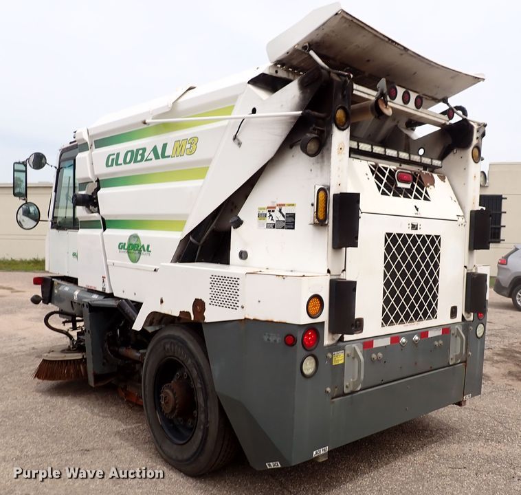 image for item DJ5601 2015 Global M3  street sweeper