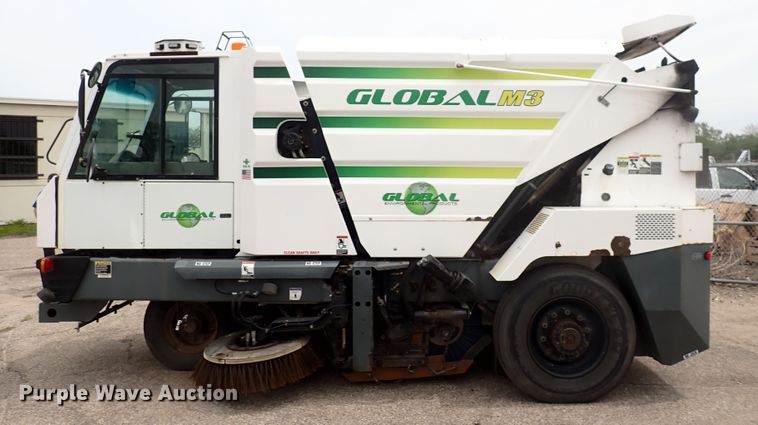 image for item DJ5601 2015 Global M3  street sweeper