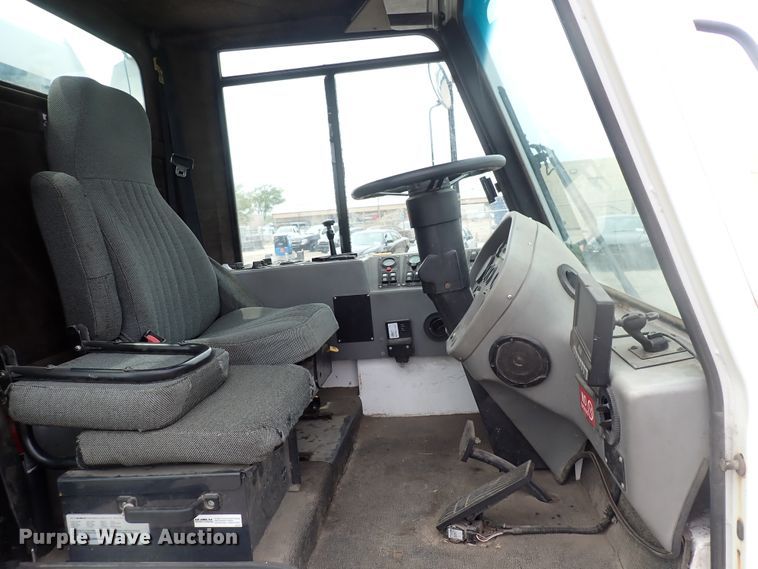 image for item DJ5601 2015 Global M3  street sweeper