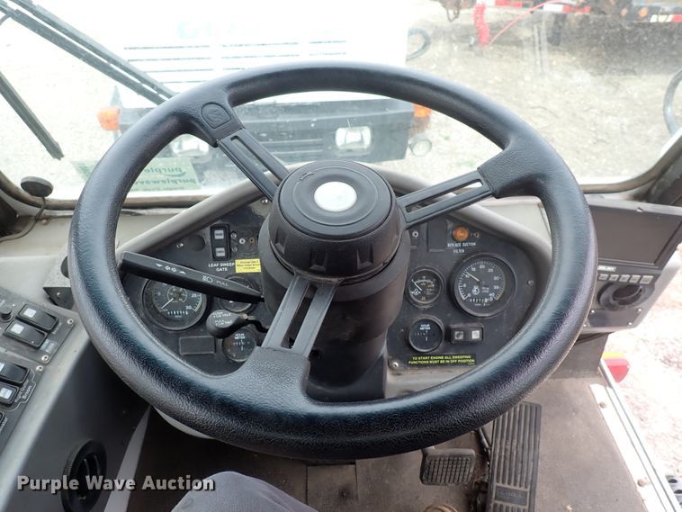 image for item DJ5601 2015 Global M3  street sweeper