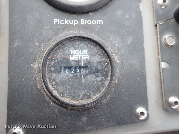 image for item DJ5601 2015 Global M3  street sweeper