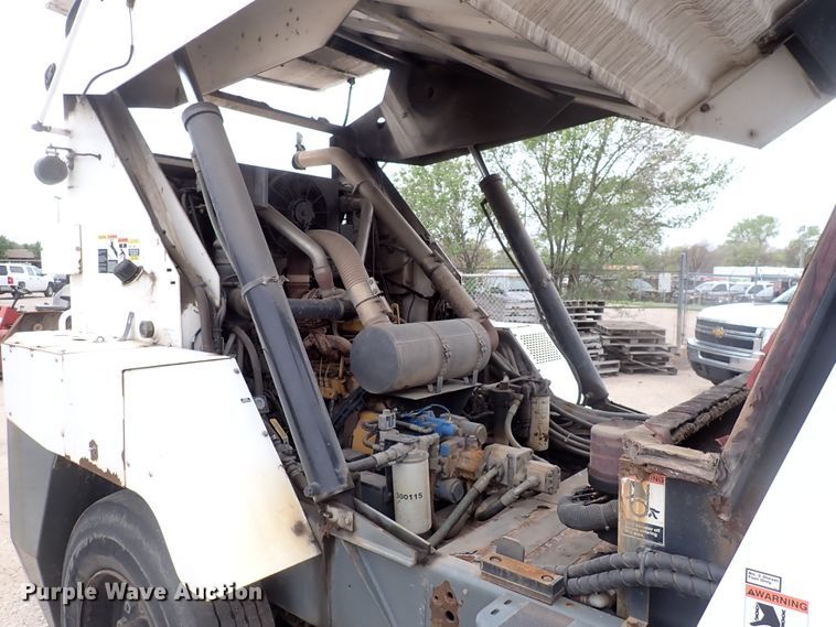 image for item DJ5601 2015 Global M3  street sweeper