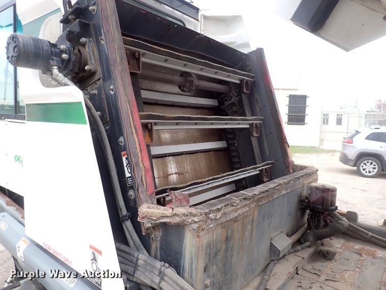 image for item DJ5601 2015 Global M3  street sweeper