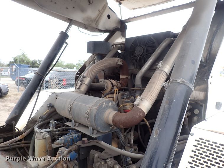 image for item DJ5601 2015 Global M3  street sweeper