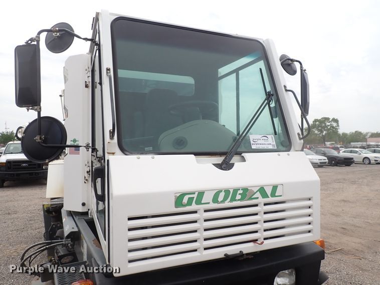 image for item DJ5601 2015 Global M3  street sweeper