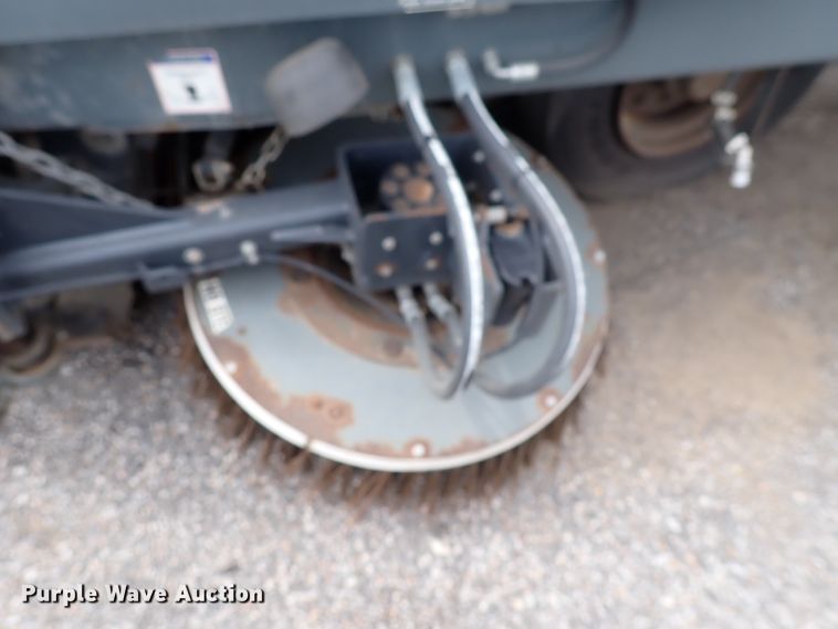 image for item DJ5601 2015 Global M3  street sweeper