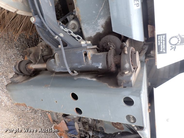 image for item DJ5601 2015 Global M3  street sweeper