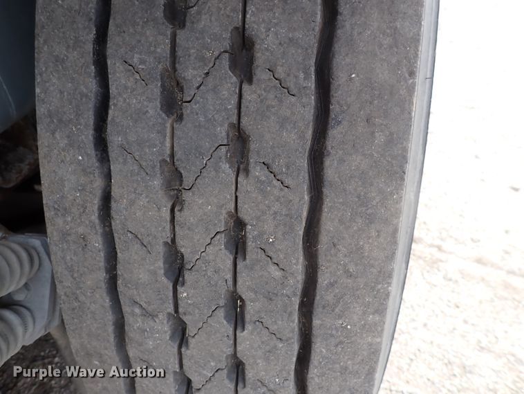 image for item DJ5601 2015 Global M3  street sweeper