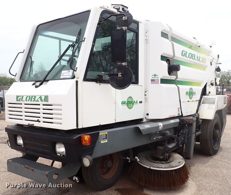 image for item DJ5602 2015 Global M3  street sweeper