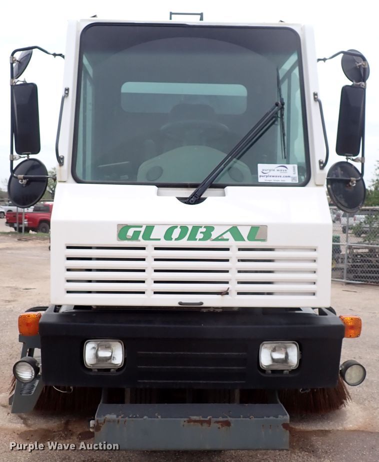 image for item DJ5602 2015 Global M3  street sweeper