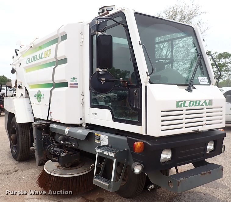image for item DJ5602 2015 Global M3  street sweeper