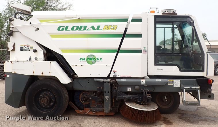 image for item DJ5602 2015 Global M3  street sweeper