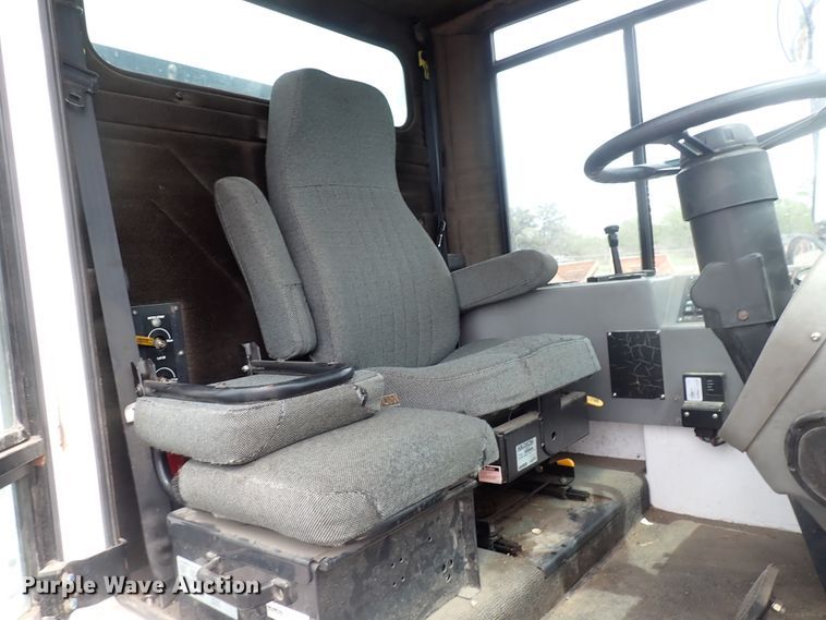 image for item DJ5602 2015 Global M3  street sweeper