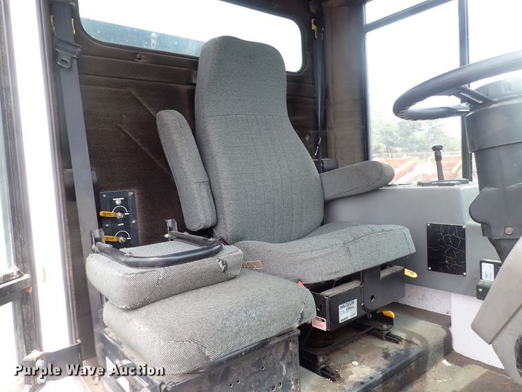 image for item DJ5602 2015 Global M3  street sweeper