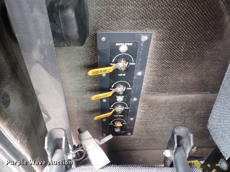 image for item DJ5602 2015 Global M3  street sweeper