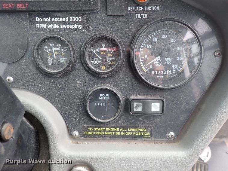 image for item DJ5602 2015 Global M3  street sweeper