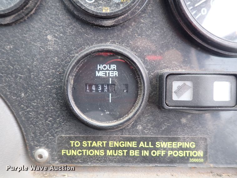 image for item DJ5602 2015 Global M3  street sweeper