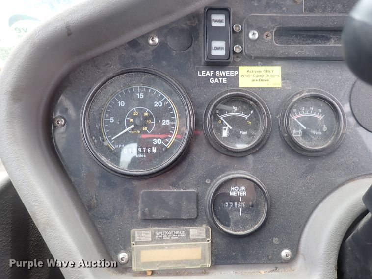 image for item DJ5602 2015 Global M3  street sweeper