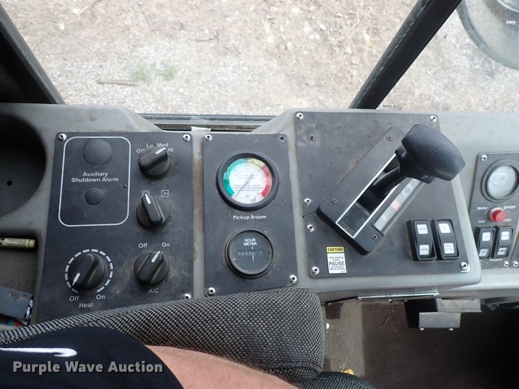 image for item DJ5602 2015 Global M3  street sweeper