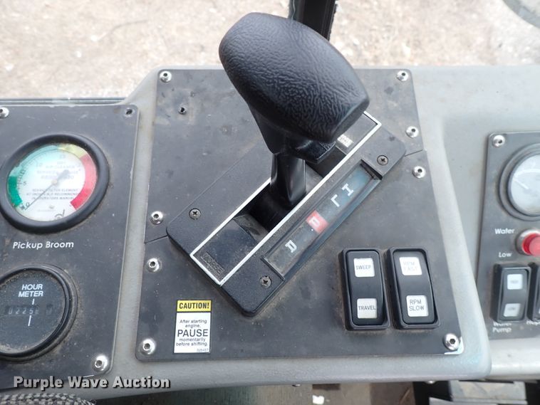 image for item DJ5602 2015 Global M3  street sweeper