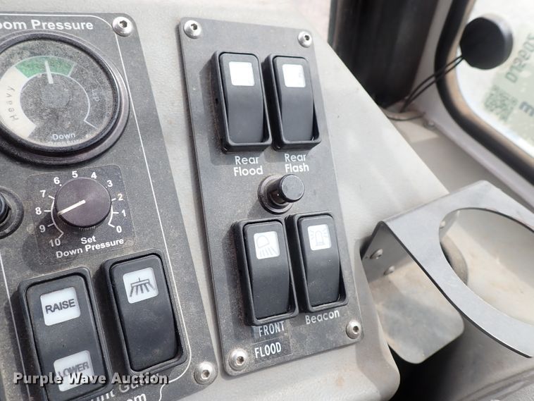 image for item DJ5602 2015 Global M3  street sweeper