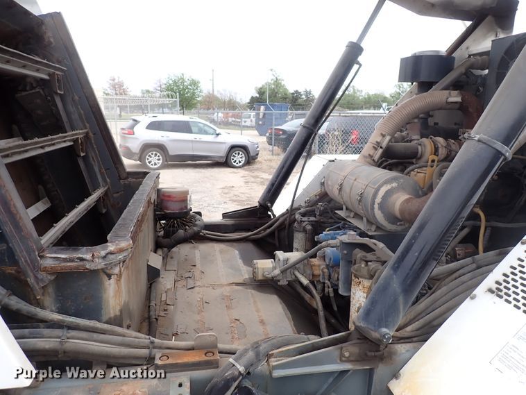 image for item DJ5602 2015 Global M3  street sweeper