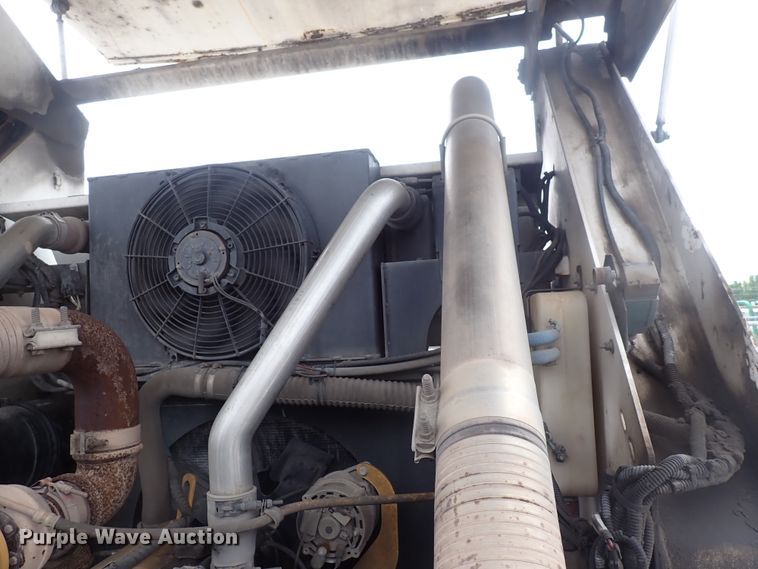 image for item DJ5602 2015 Global M3  street sweeper