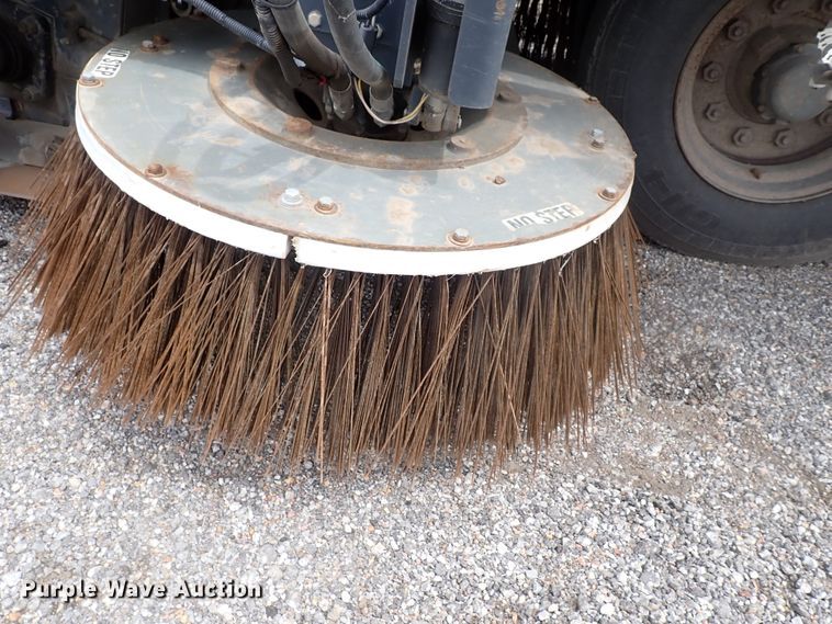 image for item DJ5602 2015 Global M3  street sweeper