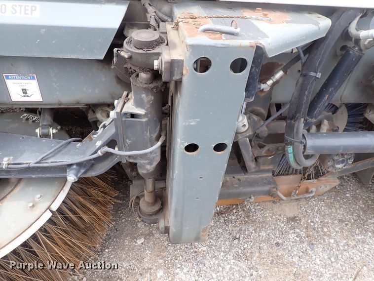 image for item DJ5602 2015 Global M3  street sweeper