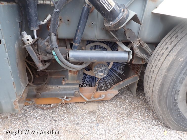 image for item DJ5602 2015 Global M3  street sweeper