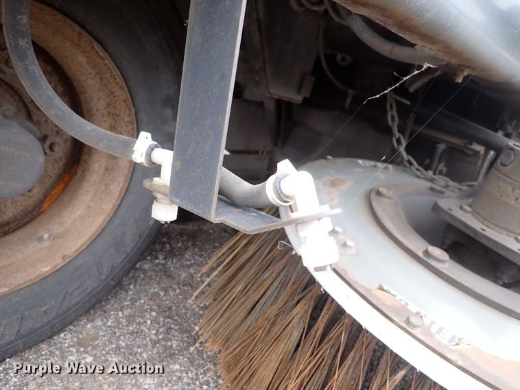 image for item DJ5602 2015 Global M3  street sweeper