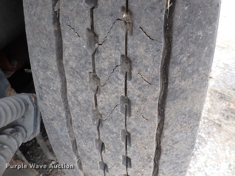 image for item DJ5602 2015 Global M3  street sweeper